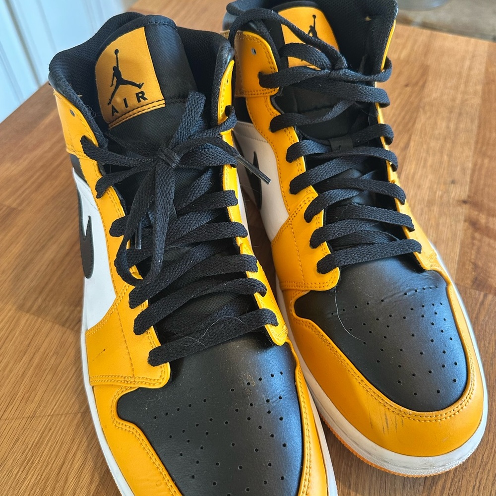 Nike Air Jordan 1 Retro High OG Black and Yellow High-Top Sneakers